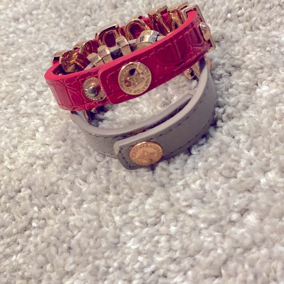❤️BCBG Snap Word bracelets- set of 2 - Picture 2 of 2